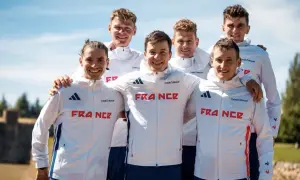 L'équipe de France de trail long, souriante et prête pour le championnat du monde.